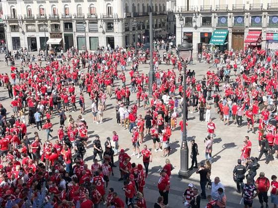 RECORD DATE NOT STATED Union-Fans auf dem Platz Puerta del Sol, Real Madrid vs.Union Berlin, Fussball, Champions League, Gruppenphase, 1. Runde, 20.09.2923, Real Madrid vs.Union Berlin, Fussball, Champions League, Gruppenphase, 1. Runde, 20.09.2923, Madrid Copyright: xJoergxNiebergall Eibner-Pressefox EP_JNL
