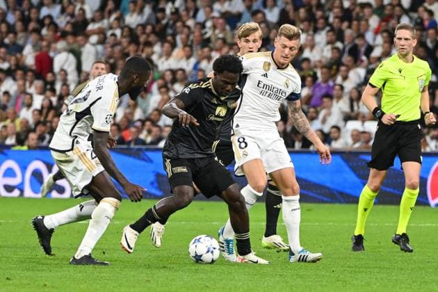 Fussball, Herren, Saison 2023 2024, Champions League (Gruppe C, 1. Spieltag), Real Madrid - 1. FC Union Berlin, v. l. Antonio Ruediger (Real Madrid), David Datro Fofana (1. FC Union Berlin) und Toni Kroos (Real Madrid) im Zweikampf, battle for the ball, 20.09. 2023, Copyright: xMatthiasxKochx