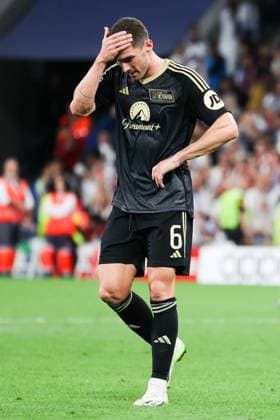 Tor fuer Madrid zum 1:0, Robins Gosens kann es nicht fassen (Berlin 6), Real Madrid vs.Union Berlin, Fussball, Champions League, Gruppenphase, 1. Runde, 20.09.2923, Real Madrid vs.Union Berlin, Fussball, Champions League, Gruppenphase, 1. Runde, 20.09.2923, Madrid Copyright: xEibner-Pressefoto JoergxNiebergax EP_JNL