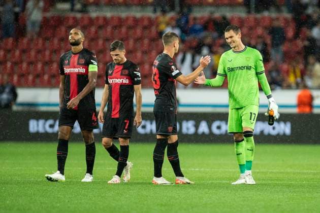 UEFA Europa League, Bayer Leverkusen - BK Haecken, 21.09.2023 Matej KOVAR (Bayer 04 Leverkusen, 17) klatscht Adam HLOZEK (Bayer 04 Leverkusen, 23) nach Schlusspfiff ab, UEFA Europa League, Bayer 04 Leverkusen - BK Haecken, 1. Gruppenspiel, am 21.09.2023, BayArena, Leverkusen DFL regulations prohibit any use of photographs as image sequences and or quasi-video Copyright: xBEAUTIFULxSPORTS Meuselx
