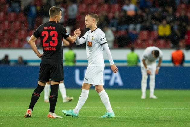 UEFA Europa League, Bayer Leverkusen - BK Haecken, 21.09.2023 Adam HLOZEK (Bayer 04 Leverkusen, 23), Tomas Totland (BK Haecken, 21), UEFA Europa League, Bayer 04 Leverkusen - BK Haecken, 1. Gruppenspiel, am 21.09.2023, BayArena, Leverkusen DFL regulations prohibit any use of photographs as image sequences and or quasi-video Copyright: xBEAUTIFULxSPORTS Meuselx