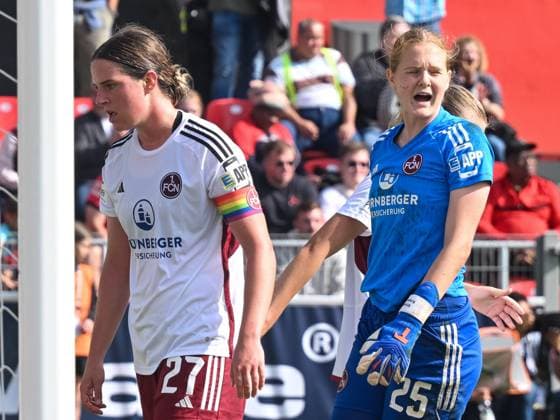 Kristin Krammer (1. FC Nuernberg, 25) schreit ihren Frust nach dem Tor zum 6:0 durch Evan van Deursen (Bayer 04 Leverkusen, 15) heraus. Dabei Lara Schmidt (1. FC Nuernberg, 27). Bayer 04 Leverkusen vs. 1. FC Nuernberg, Fussball, Google Pixel Frauen-Bundesliga, 02. Spieltag, Saison 2023 2024, 30.09.2023 DFL REGULATIONS PROHIBIT ANY USE OF PHOTOGRAPHS AS IMAGE SEQUENCES AND OR QUASI-VIDEO Bayer 04 Leverkusen vs. 1. FC Nuernberg, Fussball, Google Pixel Frauen-Bundesliga, 02. Spieltag, Saison 2023 2024, 30.09.2023 Leverkusen Copyright: xEibner-Pressefoto ThomasxHaeslerx EP_THR