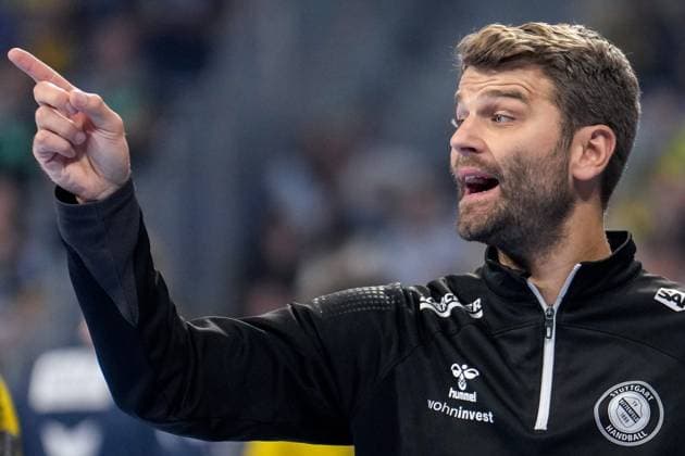 Michael Schweikardt (Trainer, Cheftrainer, TVB), gibt Anweisungen, gestikuliert, mit den Armen gestikulieren, Einzelbild, Einzelfoto, Aktion, Action, 01.10.2023, Mannheim (Deutschland), Handball, Bundesliga, Rhein-Neckar Löwen - TVB Stuttgart