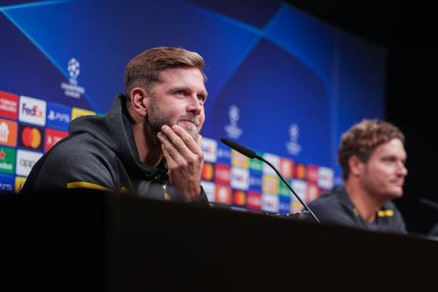03.10.2023, Fussball, Saison 2023 2024, UCL, UEFA Champions League, Gruppenphase, 2. Spieltag, Borussia Dortmund - AC Milan, v. l. Niclas Füllkrug (Borussia Dortmund), Cheftrainer Edin Terzic (Borussia Dortmund), Dortmund Signal Iduna Park NRW Deutschland xRHR-FOTO DEx Copyright: DennisxEwert RHR-FOTOx RHR-FOTO DE