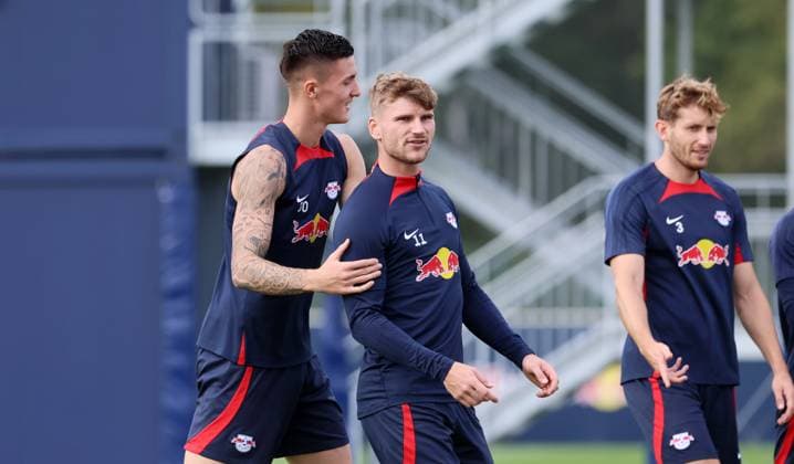 RB Leipzig Training Champions League Leipzig, 03.10.2023, RB Trainingszentrum, UEFA Champions League , RB Leipzig Abschlusstraining am Vortag von RBL v. Manchester City , Im Bild v.l.: Benjamin Sesko (30, RB Leipzig), Timo Werner (11, RB Leipzig) und Christopher Lenz (3, RB Leipzig) ,