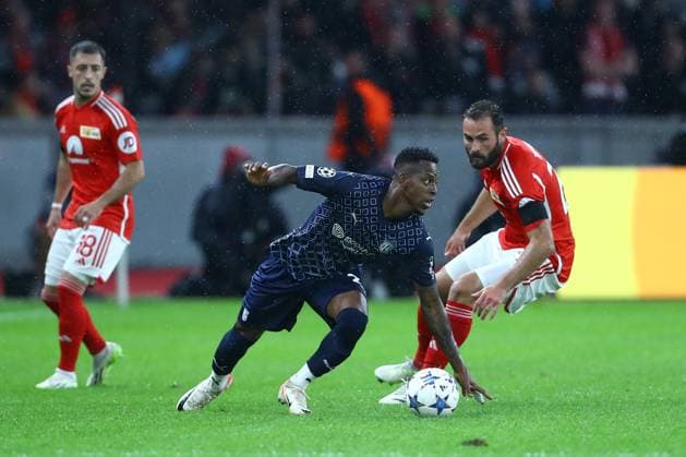03.10.2023, xtgx, Fussball, UEFA Champions League, 1.FC Union Berlin - Sporting Braga emspor, v.l. Lucas Tousart (Union Berlin, 29), Christian Borja (Braga, 26) Zweikampf, Duell, Kampf, tackle (DFL DFB REGULATIONS PROHIBIT ANY USE OF PHOTOGRAPHS as IMAGE SEQUENCES and or QUASI-VIDEO) Olympiastadion