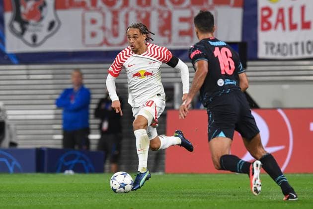 Fussball, Herren, Saison 2023 2024, UEFA Champions League (Gruppe G, 2. Spieltag), RB Leipzig - Manchester City, v. l. Xavi Simons (RB Leipzig) in Aktion, am Ball, Einzelaktion, controls the ball, 04.10. 2023, Copyright: xSebastianxRäppold MatthiasxKochx