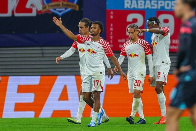 RB Leipzig - Manchester City Champions League Leipzig, 04.10.2023, Red Bull Arena, Fussball, Männer, Saison 2023 2024, UEFA Champions League, Gruppenphase, 2. Spieltag , RB Leipzig - Manchester City , Im Bild: Tor für Leipzig, Torjubel nach dem 1:1, Torschütze Lois Openda (17, RB Leipzig) ,