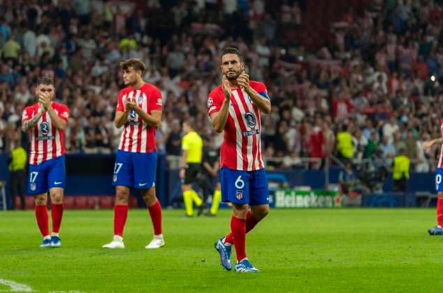 Partido de la Champions League disputado entre Atlà tico y Feyenoord. En la imagen, Koke celebra la victoria. Champions League match played between Atlà tico and Feyenoord. In this picture, Koke celebrates the victory. PABLOxMORENO -ecommerce-Fotos eCommerce-2-141902469