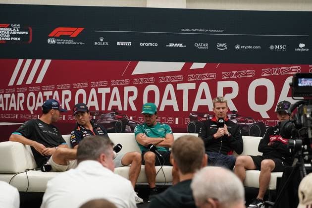05.10.2023, Losail International Circuit, Doha, Formula 1 Qatar Airways Qatar Grand Prix 2023 ,im Bild Pierre Gasly (FRA), BWT Alpine F1 Team, Sergio Perez (MEX), Oracle Red Bull Racing, Fernando Alonso (ESP), Aston Martin Aramco Cognizant Formula One Team, Nico Hülkenberg (DEU), Moneygram Haas F1 Team, Guanyu Zhou (CHN), Alfa Romeo F1 Team Stake Doha Losail International Circuit Qatar