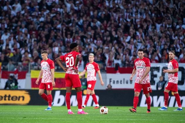 Junior Adamu (SC Freiburg, 20), Nicolas Hoefler (SC Freiburg, 27) aergert sich ueber das Tor zum 0:1, GER, SC Freiburg (SCF) vs West Ham United (WHU), Fussball UEFA Europa League, Gruppe A, 2. Spieltag, Saison 2023 2024, 05.10.2023 GER, SC Freiburg (SCF) vs West Ham United (WHU), Fussball UEFA Europa League, Gruppe A, 2. Spieltag, Saison 2023 2024, 05.10.2023 Freiburg Copyright: xEibner-Pressefoto Memmlerx EP_MMR