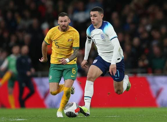 England v Australia, International Friendly, Länderspiel, Nationalmannschaft Match, Wembley Stadium, London, UK - 13th October 2023 Phil Foden of England & Manchester City battles Martin Boyle of Australia & Hibernian. - England v Australia, International Friendly Match, Wembley Stadium, London, UK - 13th October 2023. London Wembley Stadium UK Copyright: xDanxWeirx CP_England_Australia_125