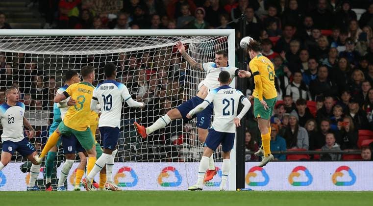 England v Australia, International Friendly, Länderspiel, Nationalmannschaft Match, Wembley Stadium, London, UK - 13th October 2023 Connor Metcalfe of Australia & St Pauli hits the post with a headed effort from close range. - England v Australia, International Friendly Match, Wembley Stadium, London, UK - 13th October 2023. London Wembley Stadium UK Copyright: xDanxWeirx CP_England_Australia_135