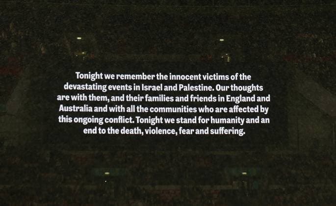 England v Australia, International Friendly, Länderspiel, Nationalmannschaft Match, Wembley Stadium, London, UK - 13th October 2023 England FA display a message on the big screen for the victims of the ongoing conflict in Israel and Palestine. - England v Australia, International Friendly Match, Wembley Stadium, London, UK - 13th October 2023. London Wembley Stadium UK Copyright: xDanxWeirx CP_England_Australia_165