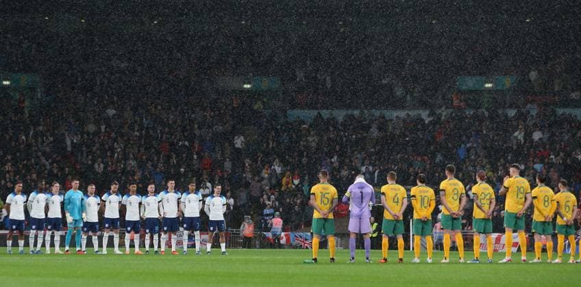 England v Australia, International Friendly, Länderspiel, Nationalmannschaft Match, Wembley Stadium, London, UK - 13th October 2023 England & Australia players hold a minutes silence for the victims of the ongoing conflict in Israel and Palestine. - England v Australia, International Friendly Match, Wembley Stadium, London, UK - 13th October 2023. London Wembley Stadium UK Copyright: xDanxWeirx CP_England_Australia_166