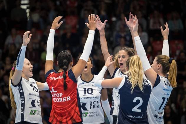 Volleyball Supercup 2023 - Women - Viteos NUC vs FKB Power Cats Duedingen; Guemligen, 14.10.2023 FKB Power Cats Duedingen point celebration, l t r: Carinne Lee Gebhardt (FKB Power Cats Duedingen, 15) Nada Meawad (FKB Power Cats Duedingen, 4) Bruna Fernanda Da Silva Ferreira (FKB Power Cats Duedingen, 10) Tea Kojundzic (FKB Power Cats Duedingen, 9) Noemi Portmann (FKB Power Cats Duedingen, 2) Sarina Wieland (FKB Power Cats Duedingen, 11) Volleyball Supercup 2023 - Women - Viteos NUC vs FKB Power Cats Duedingen in Guemligen, on Saturday, October 14, 2023 Copyright: xBEAUTIFULxSPORTS OlafxRellischx