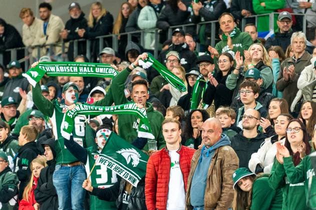 Unicorns Fans feiern ihre Mannschaft GER, Potsdam Royals vs Schwaebisch Hall Unicorns, GFL, Saison 2023, GFL-Bowl, Finale, 14.10.2023, GER, Potsdam Royals vs Schwaebisch Hall Unicorns, GFL, Saison 2023, GFL-Bowl, Finale, 14.10.2023 Essen Copyright: xEibner-Pressefoto FlorianxWolfx EP_FWF