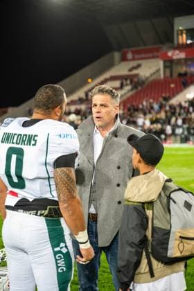 Sport1 Moderator Carsten Spengemann mit Daniel Emmanuel (0, Defensive Tackle, Schwaebisch Hall Unicorns) GER, Potsdam Royals vs Schwaebisch Hall Unicorns, GFL, Saison 2023, GFL-Bowl, Finale, 14.10.2023, GER, Potsdam Royals vs Schwaebisch Hall Unicorns, GFL, Saison 2023, GFL-Bowl, Finale, 14.10.2023 Essen Copyright: xEibner-Pressefoto FlorianxWolfx EP_FWF