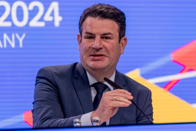UEFA EURO, EM, Europameisterschaft,Fussball 2024 Pressekonferenz, eutsche Bank Park, Frankfurt, 16.10.2023 Hubertus Heil, Bundesminister für Arbeit und Soziales, UEFA Euro 2024 PK, Frankfurt, Eissporthalle, 16.10.2023 Copyright: xBEAUTIFULxSPORTS Gawlikx