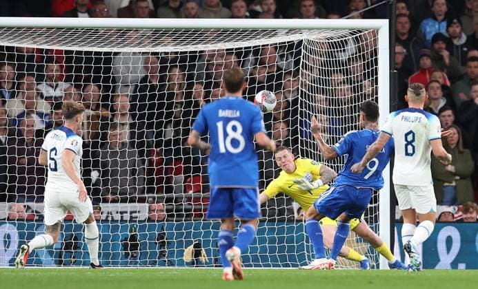 London, England, 17th October 2023. Gianluca Scamacca of Italy scores the opening goal during the UEFA European Championship, EM, Europameisterschaft Qualifying match at Wembley Stadium, London. Picture credit should read: David Klein Sportimage EDITORIAL USE ONLY. No use with unauthorised audio, video, data, fixture lists, club league logos or live services. Online in-match use limited to 120 images, no video emulation. No use in betting, games or single club league player publications. SPI-2649-0033