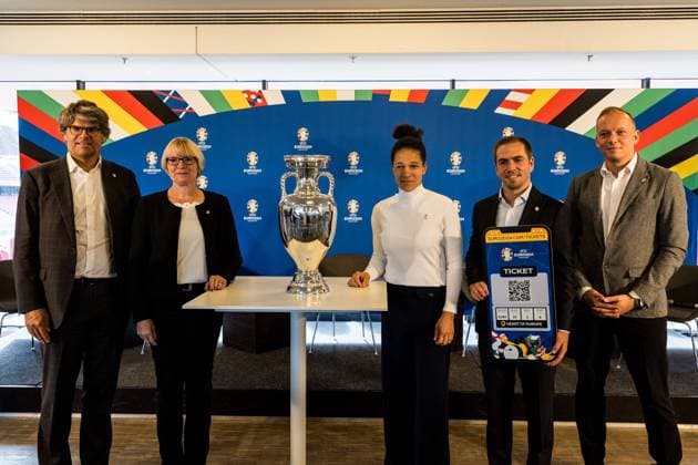 Pressekonferenz zur Bekanntgabe der Partnerschaft zwischen VDV und EURO 2024 GmbH; 19.10.2023 Das Podium: Oliver Wolff, Hauptgeschaeftsfuehrer Verband Deutscher Verkehrsunternehmen (VDV), Stefanie Haaks, Vorstandsvorsitzende der Kölner Verkehrs-Betriebe und VDV-Praesidiumsmitglied, Celia äaöic, Botschafterin der UEFA EURO, EM, Europameisterschaft,Fussball 2024, Philipp Lahm, Turnierdirektor der UEFA EURO 2024,Markus Stenger, Geschaeftsfuehrer EURO 2024 GmbH Pressekonferenz zur Bekanntgabe der Partnerschaft zwischen VDV und EURO 2024 GmbH, Koeln, RheinEnergieStadion am 19.10.2023 Copyright: xBEAUTIFULxSPORTS Wunderlx