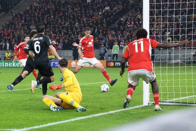 Sport Bilder des Tages DEU, CHL, 1.FC Union vs. SSC Neapel, 24.10.2023, Berliner Olympiastadion, Berlin, DEU, CHL, 1.FC Union vs. SSC Neapel, im Bild:David Datro Fofana (1.FC Union Berlin 11), Diogo Leite (1.FC Union Berlin 4), Alex MERET (SCC Neapel 1), Mario Rui SILVA DUARTE (SCC Neapel 6) DFL - regulations prohibit any use of Photographs as image sequences and or quasi-video Foto: Juergen Engler nordphoto GmbH