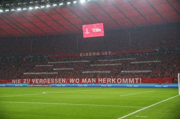 24.10.2023, xtgx, Fussball, UEFA Champions League, 1.FC Union Berlin - SSC Neapel emspor, v.l. Symbolfoto, Symbolbild, Spruchband, Plakat, Banner Eisern ist nie zu vergessen, wo man herkommt (DFL DFB REGULATIONS PROHIBIT ANY USE OF PHOTOGRAPHS as IMAGE SEQUENCES and or QUASI-VIDEO) Olympiastadion