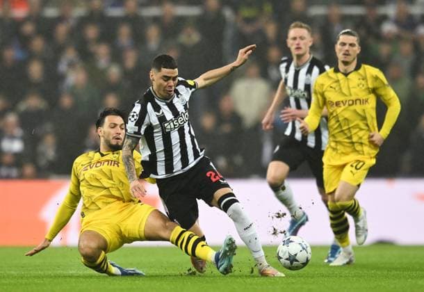 EDITORIAL USE ONLY No use with unauthorised audio, video, data, fixture lists, club league logos or live services. Online in-match use limited to 120 images, no video emulation. No use in betting, games or single club league player publications. Newcastle United v Borussia Dortmund, UEFA Champions League, Group F, Football, St James Park, Newcastle, UK - 25 Oct 2023 EDITORIAL USE ONLY No use with unauthorised audio, video, data, fixture lists, club league logos or live services. Online in-match use limited to 120 images, no video emulation. No use in betting, games or single club league player publications. Copyright: xRichardxLee Shutterstockx 14164179k
