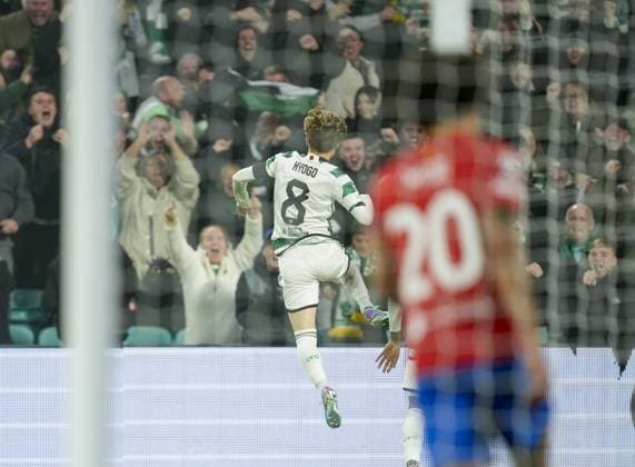 EDITORIAL USE ONLY No use with unauthorised audio, video, data, fixture lists, club league logos or live services. Online in-match use limited to 120 images, no video emulation. No use in betting, games or single club league player publications. Celtic v Atletico Madrid, UEFA Champions League, Group E, Football, Celtic Park, Glasgow, UK - 25 Oct 2023 EDITORIAL USE ONLY No use with unauthorised audio, video, data, fixture lists, club league logos or live services. Online in-match use limited to 120 images, no video emulation. No use in betting, games or single club league player publications. Copyright: xStuartxWallace Shutterstockx 14164178k
