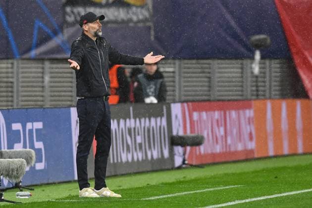 Fussball, Herren, Saison 2023 2024, UEFA Champions League (Gruppe G, 3. Spieltag), RB Leipzig - FK Roter Stern Belgrad, v. l. Trainer Marco Rose (RB Leipzig) gestikuliert, 25.10. 2023, Copyright: xSebastianxRäppold MatthiasxKochx