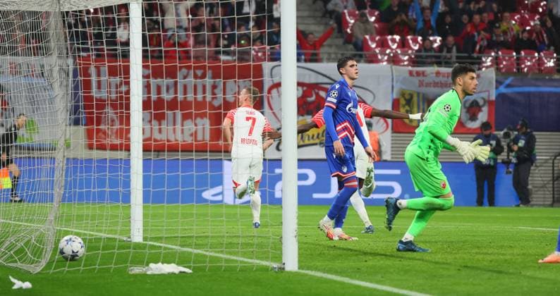 RB Leipzig - Roter Stern Belgrad Champions League Leipzig, 25.10.2023, Red Bull Arena, Fussball , UEFA Champions League, Gruppe G , 3. Spieltag, RB Leipzig vs. Roter Stern Belgrad , Im Bild: Tor für RB Leipzig. Dani Olmo (7, RB Leipzig) trifft zum 3:1.. , Foto nur zur redaktionellen Nutzung bestimmt! . , UEFA regulations prohibit any use of photographs as image sequences and or quasi-video ,