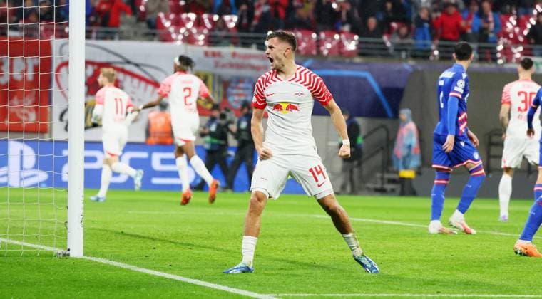 RB Leipzig - Roter Stern Belgrad Champions League Leipzig, 25.10.2023, Red Bull Arena, Fussball , UEFA Champions League, Gruppe G , 3. Spieltag, RB Leipzig vs. Roter Stern Belgrad 3:1 (1:0) , Im Bild: Tor für RB Leipzig. Dani Olmo (7, RB Leipzig) trifft zum 3:1. Christoph Baumgartner (14, RB Leipzig) bejubelt den Treffer seines Teamkollegen. , Foto nur zur redaktionellen Nutzung bestimmt! . , UEFA regulations prohibit any use of photographs as image sequences and or quasi-video ,