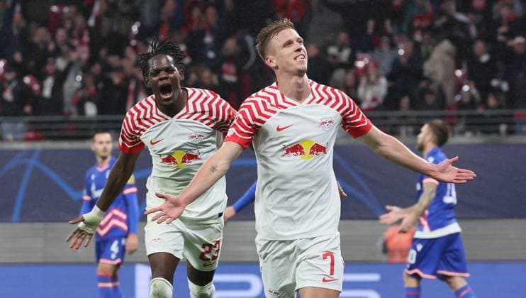 RB Leipzig - Roter Stern Belgrad Champions League Leipzig, 25.10.2023, Red Bull Arena, Champions League, Gruppe G, Spieltag 3 , RB LEIPZIG vs. ROTER STERN BELGRAD , Tor für RB Leipzig zum 3:1. Im Bild: Castello Lukeba (23, RB Leipzig) und Torschütze Dani Olmo (7, RB Leipzig), Torjubel ,