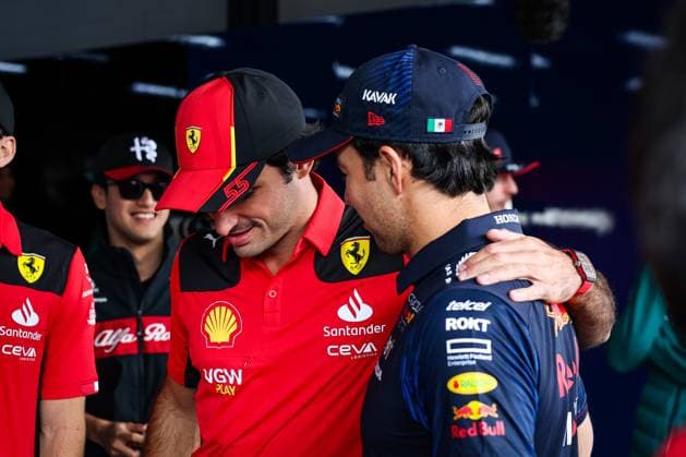 SAINZ Carlos (spa), Scuderia Ferrari SF-23, PEREZ Sergio (mex), Red Bull Racing RB19, portrait during the 2023 Formula 1 Rolex Grande Premio de Sao Paulo, 20th round of the 2023 Formula One World Championship, WM, Weltmeisterschaft from November 3 to 5, 2023 on the Autodromo Josà Carlos Pace, in Sao Paulo, Brazil - F1 - SAO PAULO GRAND PRIX 2023 - RACE DPPI Panoramic 00123045_GOOD9078