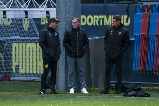 06.11.2023, Fussball, Saison 2023 2024, UCL, UEFA Champions League, Gruppenphase, 4. Spieltag, Abschlusstraining Borussia Dortmund, v. l. Cheftrainer Edin Terzic (Borussia Dortmund), Aufsichtsratsvorsitzender Hans-Joachim Watzke (Borussia Dortmund), Sportdirektor Sebastian Kehl (Borussia Dortmund), Dortmund Signal Iduna Park NRW Deutschland xRHR-FOTO DEx Copyright: DennisxEwert RHR-FOTOx RHR-FOTO DE