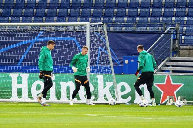 Schachtar Donezk bei Abschlusstraining im Volkparkstadion GER, Training Schachtar Donezk, Fussball, Champions League, Saison 2023 2024, 06.11.2023 GER, Training Schachtar Donezk, Fussball, Champions League, Saison 2023 2024, 06.11.2023 Hamburg Copyright: xEibner-Pressefoto MarcelxvonxFehrnx EP_MFN