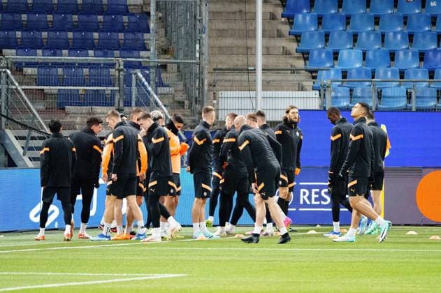 Schachtar Donezk bei Abschlusstraining im Volkparkstadion GER, Training Schachtar Donezk, Fussball, Champions League, Saison 2023 2024, 06.11.2023 GER, Training Schachtar Donezk, Fussball, Champions League, Saison 2023 2024, 06.11.2023 Hamburg Copyright: xEibner-Pressefoto MarcelxvonxFehrnx EP_MFN