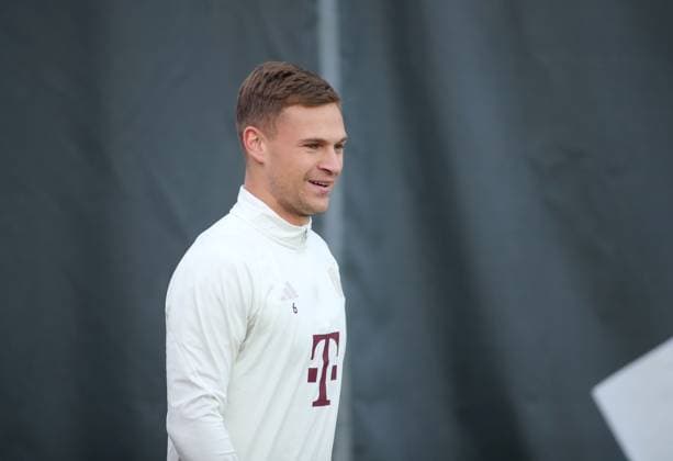 München, Deutschland 07. November 2023: Fussball, Herren, Saison 2023 2024, FC Bayern München, Säbener Strasse, Trainingsgelände, Training, Abschlusstraining, Champions League Joshua Kimmich (FC Bayern München) Kopf, Oberkörper auf dem Weg zum Trainingsplatz