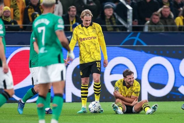 07.11.2023, Fussball, Saison 2023 2024, UCL, UEFA Champions League, Gruppenphase, 4. Spieltag, Borussia Dortmund - Newcastle United, v. l. Julian Brandt (Borussia Dortmund), Niclas Füllkrug (Borussia Dortmund), Dortmund Signal Iduna Park NRW Deutschland xRHR-FOTO DEx Copyright: DennisxEwert RHR-FOTOx RHR-FOTO DE