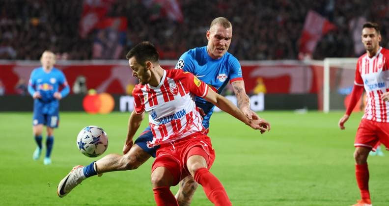 Roter Stern Belgrad - RB Leipzig Champions League Beograd, 07.11.2023, Stadion Rajko Mitic, Fussball , UEFA Champions League, Gruppe G , Spieltag 4 , Roter Stern Belgrad vs. RB Leipzig , Im Bild von li.: Mirko Ivanic (4, Belgrad) vor David Raum (22, RB Leipzig) , Foto nur zur redaktionellen Nutzung bestimmt! . , UEFA regulations prohibit any use of photographs as image sequences and or quasi-video ,
