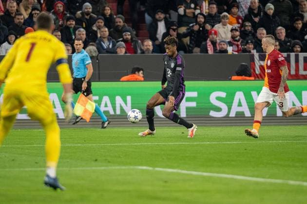 Fernando Muslera (Torwart Goalkeeper, Galatasaray Istanbul, 1) , Kingsley Coman (FC Bayern Muenchen, 11), Angelino (Galatasaray Istanbul, 3), GER, FC Bayern Muenchen (FCB) vs. Galatasaray Istanbul, Fussball, Champions League, Gruppenphase, Spielzeit 2023 2024, 08.11.2023, DFB DFL regulations prohibit any use of photographs as image sequences and or quasi-video., GER, FC Bayern Muenchen (FCB) vs. Galatasaray Istanbul, Fussball, Champions League, Gruppenphase, Spielzeit 2023 2024, 08.11.2023 Muenchen Copyright: xEibner-Pressefoto SaschaxWaltherx EP_EER