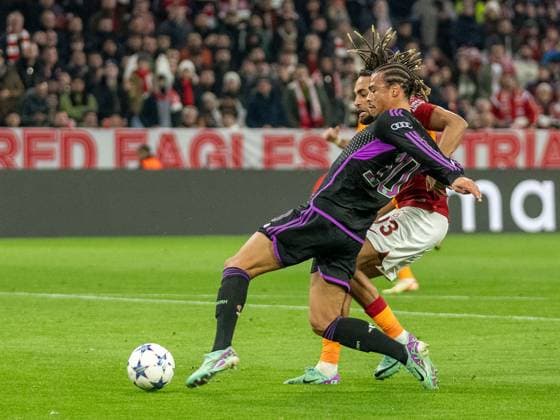 Leroy Sane (FC Bayern Muenchen, 10), Kaan Ayhan (Galatasaray Istanbul, 23), GER, FC Bayern Muenchen (FCB) vs. Galatasaray Istanbul, Fussball, Champions League, Gruppenphase, Spielzeit 2023 2024, 08.11.2023, DFB DFL regulations prohibit any use of photographs as image sequences and or quasi-video., GER, FC Bayern Muenchen (FCB) vs. Galatasaray Istanbul, Fussball, Champions League, Gruppenphase, Spielzeit 2023 2024, 08.11.2023 Muenchen Copyright: xEibner-Pressefoto SaschaxWaltherx EP_EER