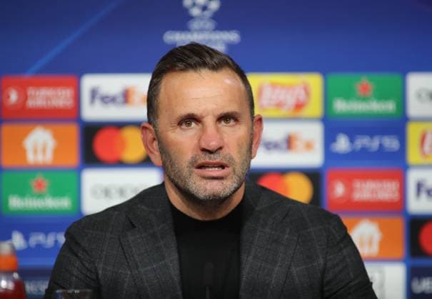 München, Deutschland 08. November 2023: Fussball, Herren, Champions League, 4.Spieltag, Saison 2023 2024, FC Bayern München - Galatasaray Istanbul, Allianz Arena Okan Buruk, Trainer (Galatasaray Istanbul) auf der Pressekonferenz, Kopf, Portrait