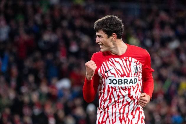 Merlin Roehl (SC Freiburg, 34) jubelt ueber das Tor zum 1:0, GER, SC Freiburg vs FK TSC Backa Topola, Fussball UEFA Europa League, Gruppe A, 4. Spieltag, Saison 2023 2024, 09.11.2023 GER, SC Freiburg vs FK TSC Backa Topola, Fussball UEFA Europa League, Gruppe A, 4. Spieltag, Saison 2023 2024, 09.11.2023 Freiburg Copyright: xEibner-Pressefoto Memmlerx EP_MMR