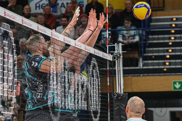 Blockbildung, Symbolfoto, Symbolbild, Symbol, Feature, Detail, Charakteristisch, 09.11.2023, Düren (Deutschland), Volleyball, 1. Bundesliga, SWD Powervolleys Düren - ASV Dachau