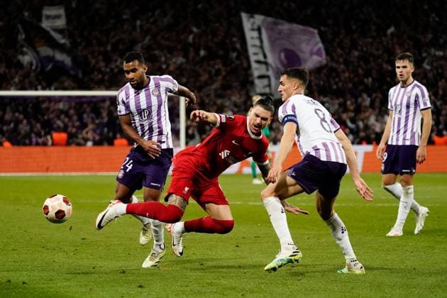 EDITORIAL USE ONLY No use with unauthorised audio, video, data, fixture lists, club league logos or live services. Online in-match use limited to 120 images, no video emulation. No use in betting, games or single club league player publications. Toulouse v Liverpool, UEFA Europa League, Group E, Football, Stadium TFC, Toulouse, France - 09 Nov 2023 EDITORIAL USE ONLY No use with unauthorised audio, video, data, fixture lists, club league logos or live services. Online in-match use limited to 120 images, no video emulation. No use in betting, games or single club league player publications. Copyright: xDavexWinter Shutterstockx 14188577ix