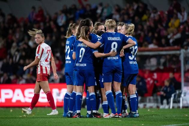 Gia Corley (TSG Hoffenheim, 10), Sarai Linder (TSG Hoffenheim, 22), Jill Janssens (TSG Hoffenheim, 09), ä8h , Vanessa Diehm (TSG Hoffenheim, 32) jubeln ueber das Tor zum 1:2, GER, FC Koeln vs TSG 1899 Hoffenheim, Fussball Google Pixel Frauen Bundesliga, 7. Spieltag, Saison 2023 2024, 13.11.2023 DFB regulations prohibit any use of photographs as image sequences and or quasi-video GER, FC Koeln vs TSG 1899 Hoffenheim, Fussball Google Pixel Frauen Bundesliga, 7. Spieltag, Saison 2023 2024, 13.11.2023 Muenchen Copyright: xEibner-Pressefoto Memmlerx EP_MMR