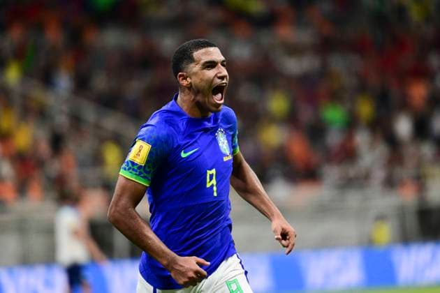 Fußball, U17 WM, England - Brasilien (231117) -- JAKARTA, Nov. 17, 2023 -- Kaua Elias of Brazil celebrates scoring during the group C match of the FIFA World Cup, WM, Weltmeisterschaft, Fussball U17, U 17 between England and Brazil at The Jakarta International Stadium in Jakarta, Indonesia, Nov 17, 2023. ) (SP)INDONESIA-JAKARTA-FIFA-WORLD CUP-U17-GROUP C-ENG VS BRA Zulkarnain