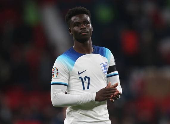 England v Malta, UEFA EURO, EM, Europameisterschaft,Fussball 2024 European qualifier - Group C, Wembley Stadium, London, UK. - 17th November 2023 Bukayo Saka of England applauds the fans. - England v Malta, UEFA EURO 2024 European qualifier - Group C, Wembley Stadium, London, UK. - 17th November 2023. London Wembley Stadium UK Copyright: xDanxWeirx CP_England_Malta_98