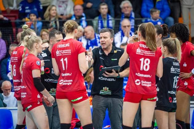 Allianz MTV Stuttgart - Dresdner SC, Volleyball Bundesliga, Frauen, VBL, Saison 2023 24, 18.11.2023, Stuttgart (SCHARRena), DEU Allianz MTV Stuttgart - Dresdner SC, Sport, Volleyball Bundesliga, Frauen, VBL, Saison 2023 24, 18.11.2023, Stuttgart (SCHARRena), DEU Stuttgart Copyright: xSandyxDinkelackerx EP_SDR